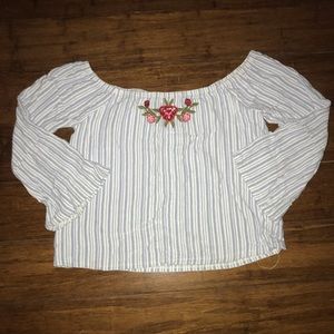 La Hearts off the shoulder aesthetic shirt